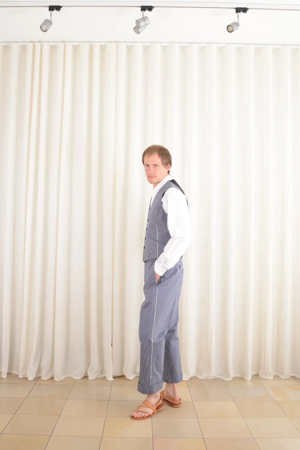 Joah Kraus Waistcoat V-Neck in Denim