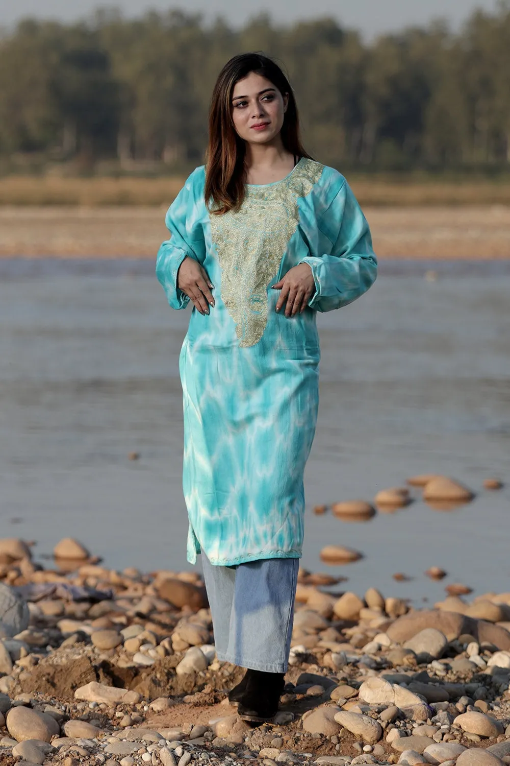 LOVELY DEEP FIROZI COLOUR TIE-DYE Aari Tilla Work Embroidered Phiran Enriched Designer Neckline Pattern