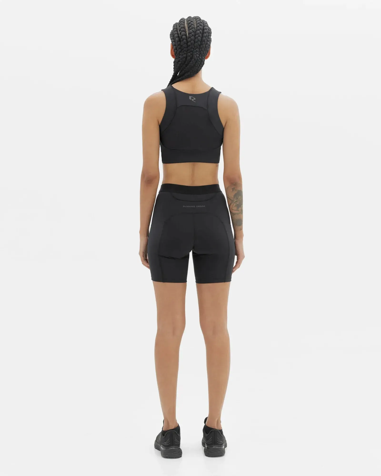RUNNING ORDER Ari 6" Short